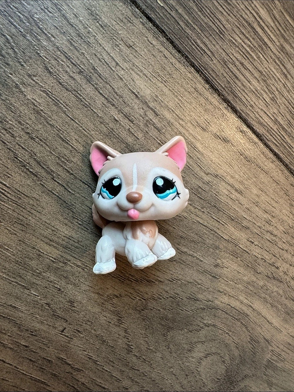 Hasbro Littlest Pet Shop Husky #C-031 Toy